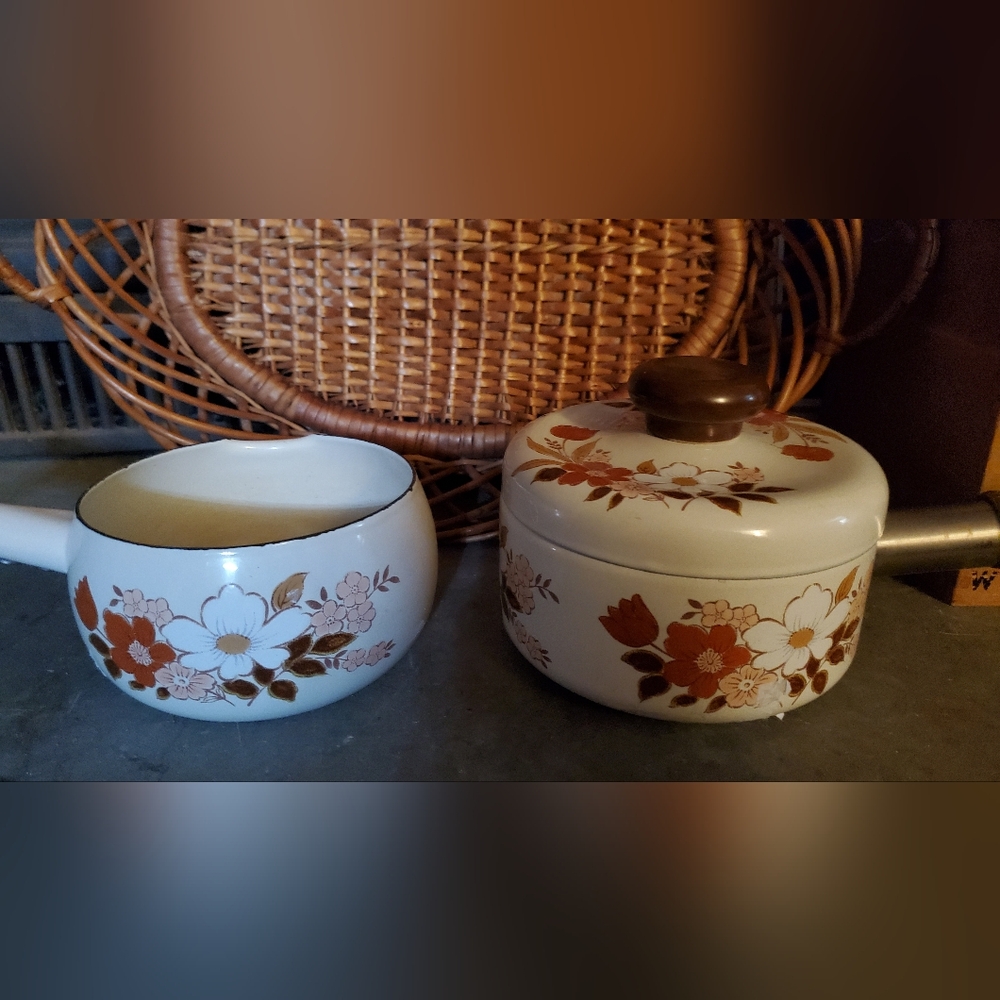 Vintage Kingsbury cookware set